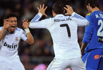 Video bóng đá: Những khoảnh khắc vui nhộn của Real Madrid thời Galacticos 2.0